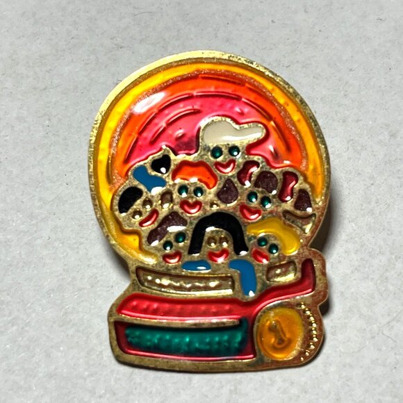 Vintage Enamel Kids Bubble Gum Machine 1980s Pin - Picture 1 of 3